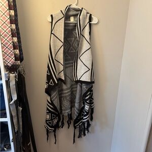 Black & White Geometric Knit Drape Vest